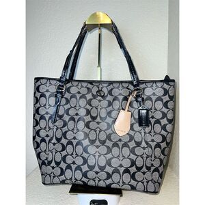 Coach Peyton Signature Monogram Black/Gray Patent Leather Zip Tote Bag